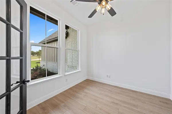 233 Oak Meadow Lane, Weatherford, TX 76085