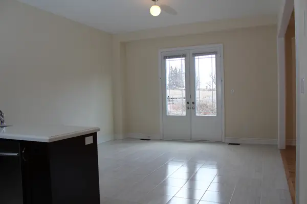 207 Gardiner DR, Bradford West Gwillimbury, ON L3Z 0J5