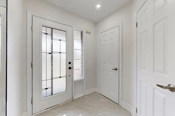 2 Prestwick AVE, Vaughan, ON L6A 2C9