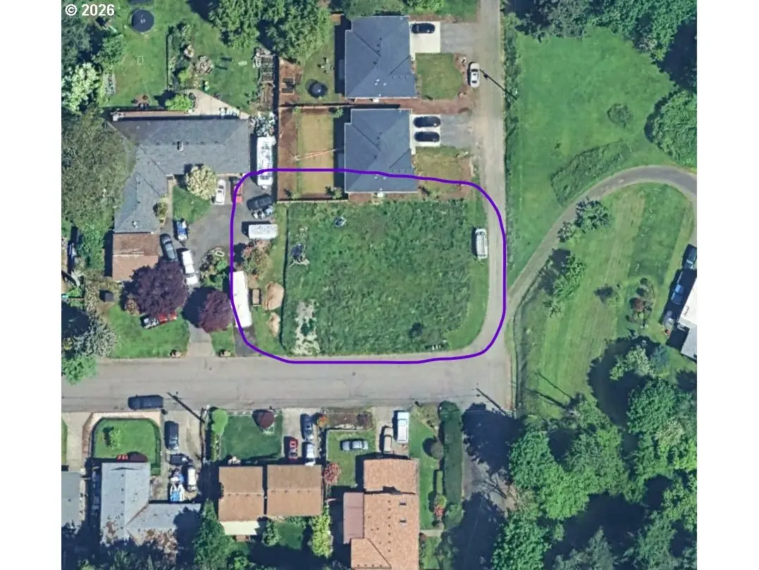 SE NWC SCHILLER  SE 140 AVE, Portland, OR 97236