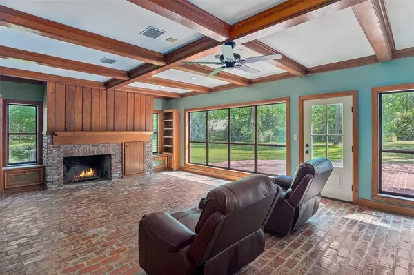 316 Split Oak Drive, Shreveport, LA 71106