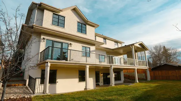 2945 Toronto CRES NW, Calgary, AB T2N 3W4