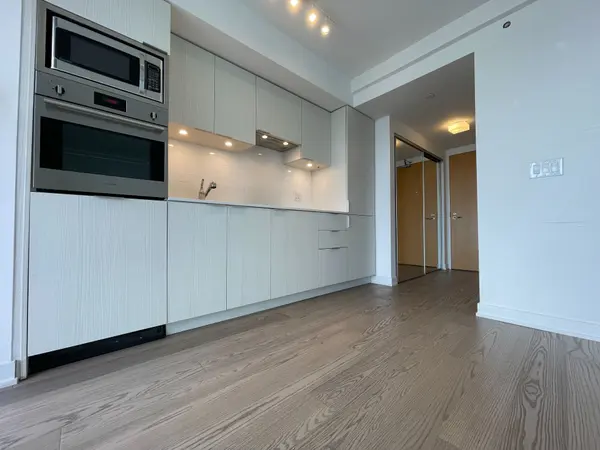 11 wellesley ST W #2412, Toronto C01, ON M4Y 0G4