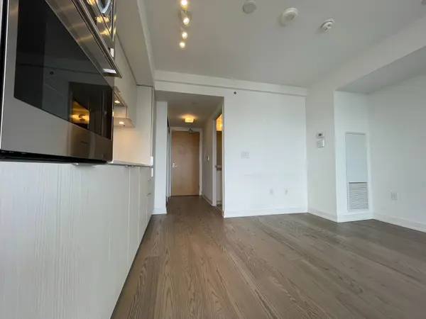 11 wellesley ST W #2412, Toronto C01, ON M4Y 0G4