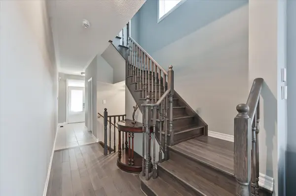 52 vedette WAY, Vaughan, ON L4H 4K2