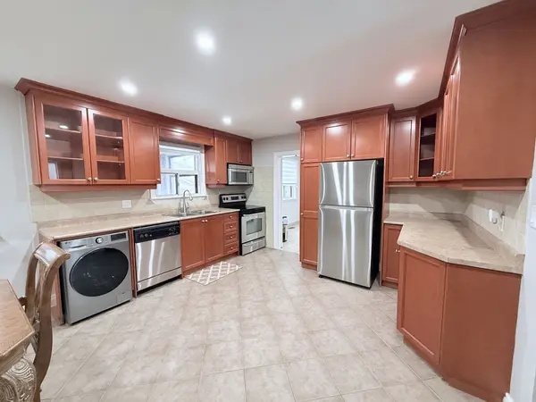 65 Beckett AVE, Toronto W04, ON M6L 2B3