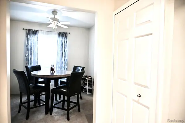 16285 Raleigh Square DR, Southgate, MI 48195