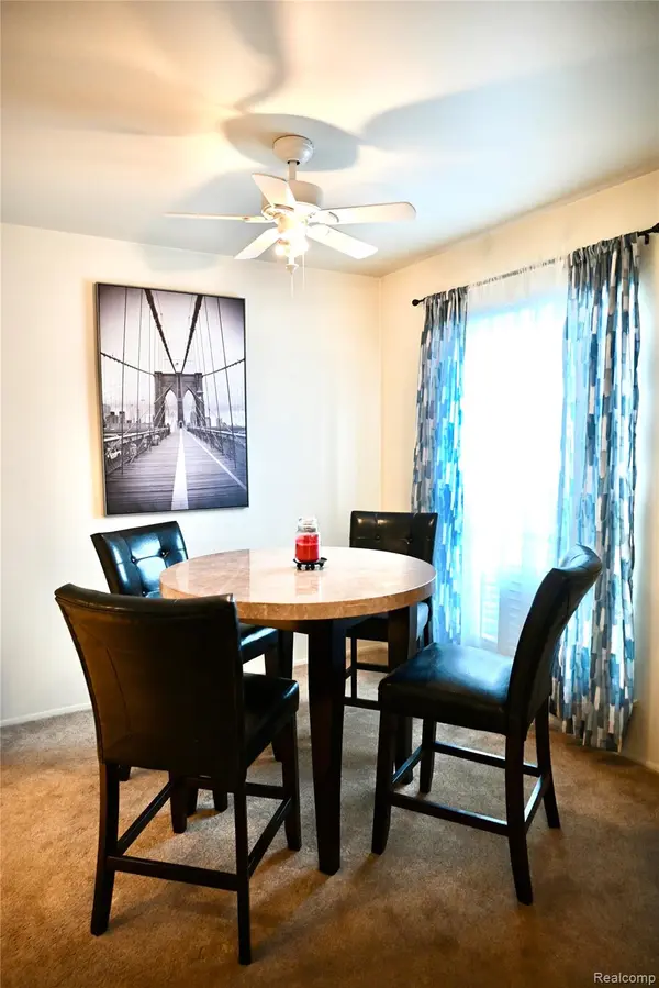 16285 Raleigh Square DR, Southgate, MI 48195