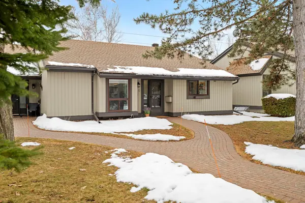 6 Kittansett CT, Stittsville - Munster - Richmond, ON K2S 1B9