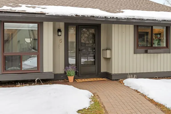 6 Kittansett CT, Stittsville - Munster - Richmond, ON K2S 1B9