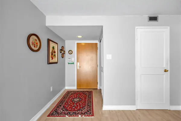 35 Church ST #202, Toronto C08, ON M5E 1T3