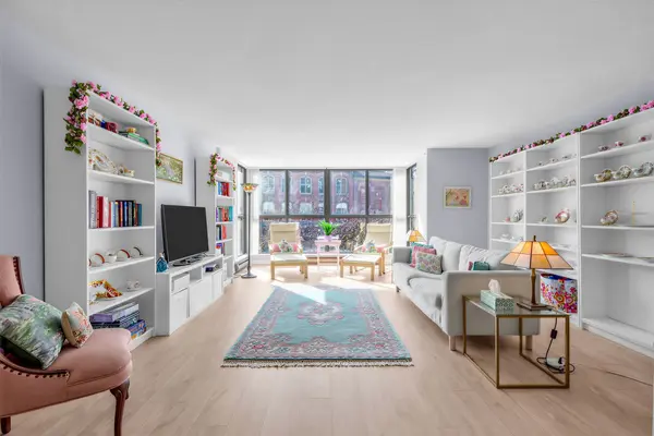 35 Church ST #202, Toronto C08, ON M5E 1T3