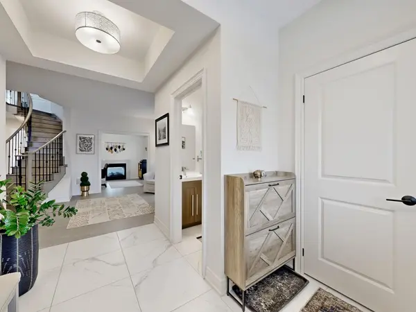 833 Langford BLVD, Bradford West Gwillimbury, ON L3L 0X6