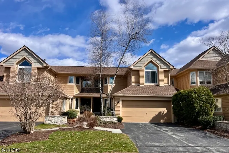 5 Sugar Maple Ln, Hardyston Twp., NJ 07419