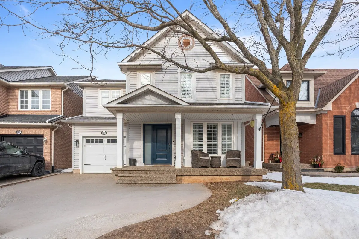 5609 Thorn LN, Burlington, ON L7L 6T5