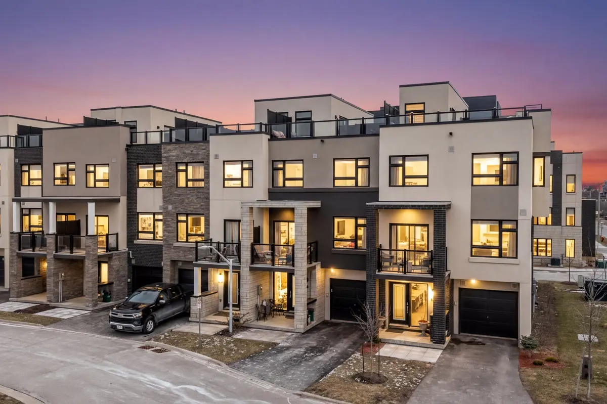 1121 Cooke BLVD #28, Burlington, ON L7T 0C3