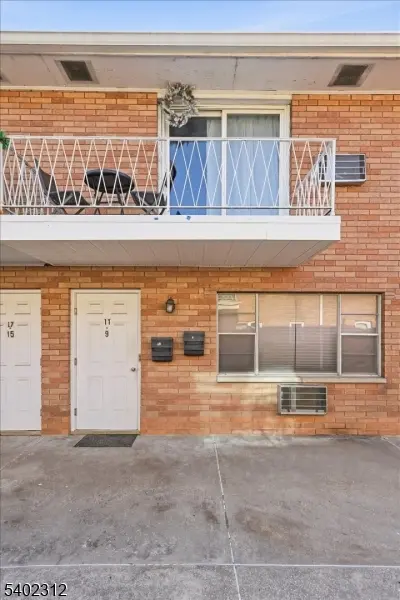 435 Teaneck Rd #11,  Ridgefield Park Village,  NJ 07660