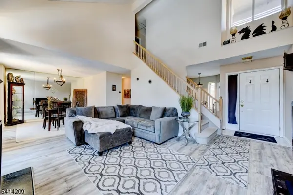 5 Sugar Maple Ln, Hardyston Twp., NJ 07419