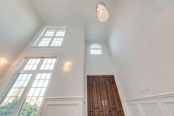 39 Foxwarren DR, Toronto C15, ON M2K 1L1