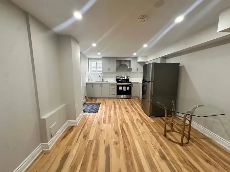 825 Corbetts RD #Basement, Oshawa, ON L1K 1Z1