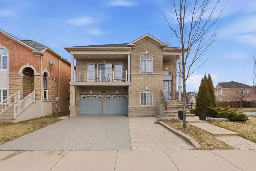 2 Sir Jacobs CRES #MAIN, Brampton, ON L7A 3T4