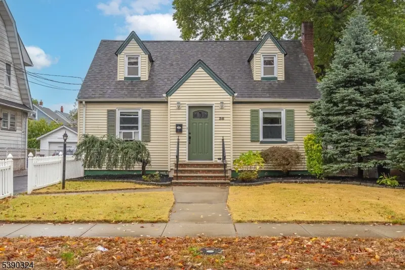 38 W Colfax Ave, Roselle Park Boro, NJ 07204