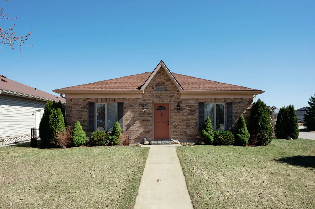 32 Robin ST, North Middlesex, ON N0M 1A0