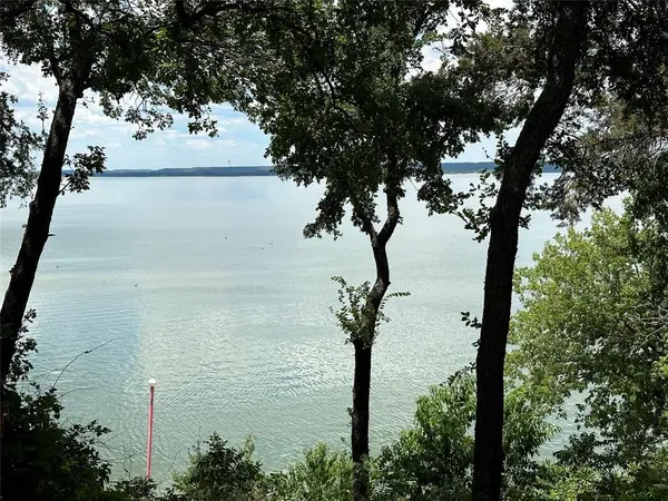 913 Mesquite Point, Lake Bridgeport, TX 76426