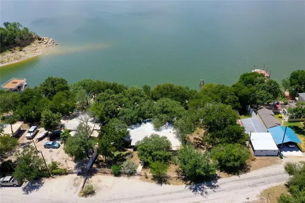 913 Mesquite Point, Lake Bridgeport, TX 76426