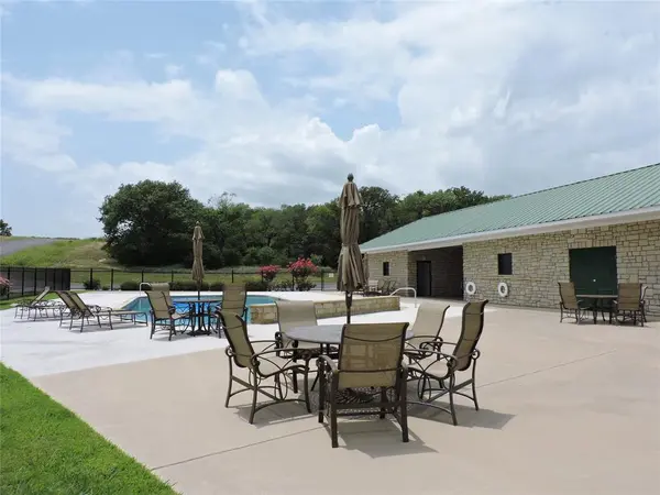 416 Sunset Bay Pointe Court, Chico, TX 76431