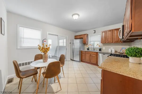 38 W Colfax Ave, Roselle Park Boro, NJ 07204