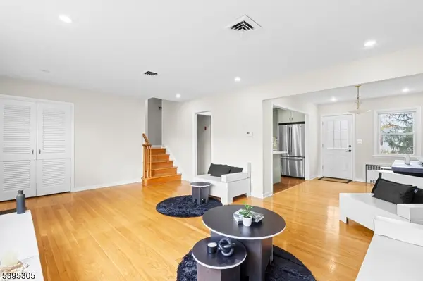 19 Petry Dr, East Hanover Twp., NJ 07936