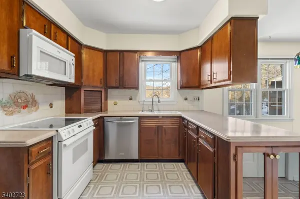 9 Killdeer Dr, Allamuchy Twp., NJ 07840