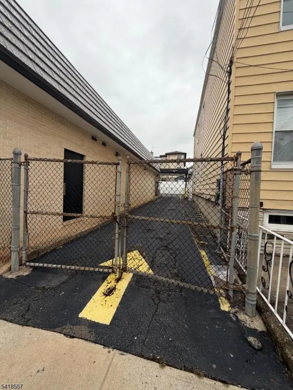 349 John St, East Newark Boro, NJ 07029