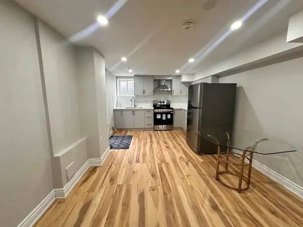 825 Corbetts RD #Basement, Oshawa, ON L1K 1Z1