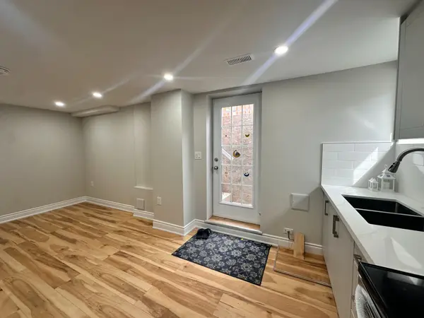 825 Corbetts RD #Basement, Oshawa, ON L1K 1Z1