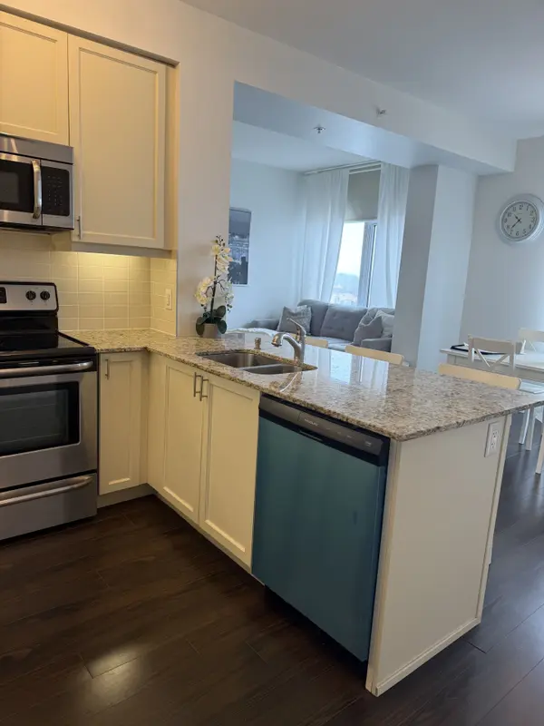 24 Woodstream BLVD #513, Vaughan, ON L4L 8C4