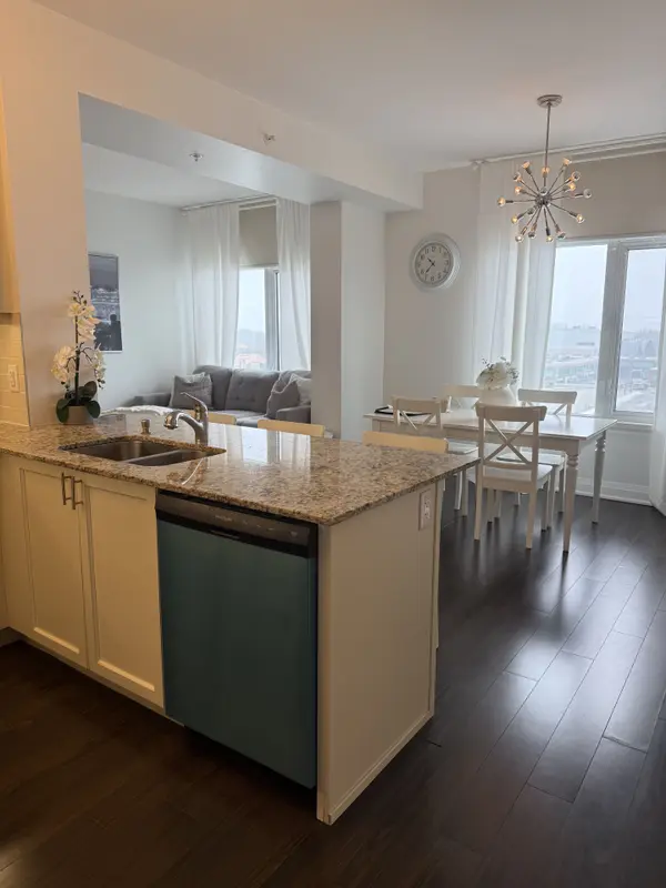 24 Woodstream BLVD #513, Vaughan, ON L4L 8C4