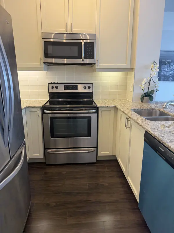 24 Woodstream BLVD #513, Vaughan, ON L4L 8C4