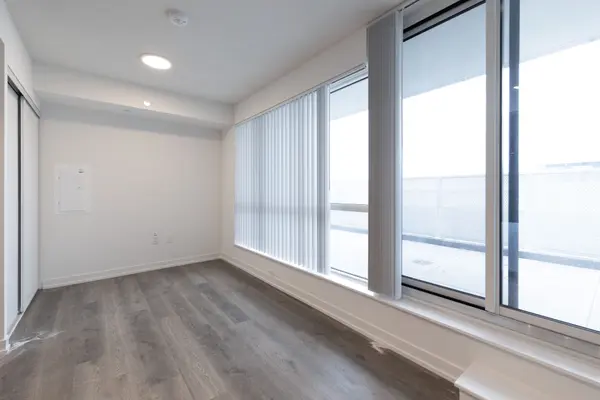 195 Commerce ST #712, Vaughan, ON L4K 5Z7