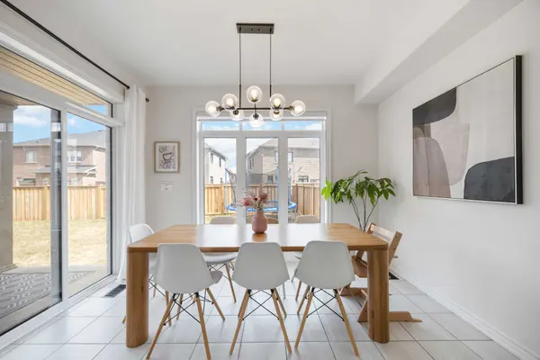 29 Ferragine CRES, Bradford West Gwillimbury, ON L3Z 4J9