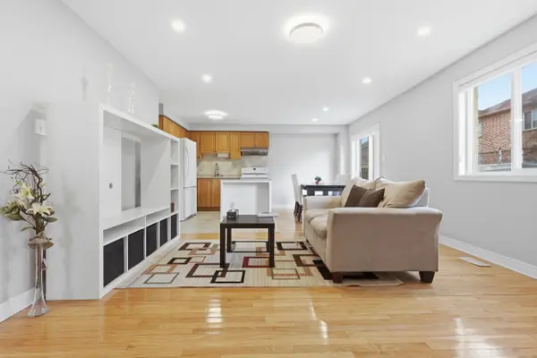 2 Sir Jacobs CRES #MAIN, Brampton, ON L7A 3T4