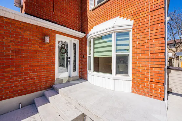 19 Stillwater CRES, Brampton, ON L6X 3K6