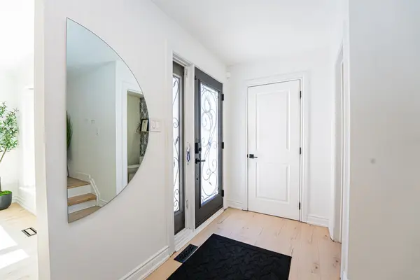 19 Stillwater CRES, Brampton, ON L6X 3K6