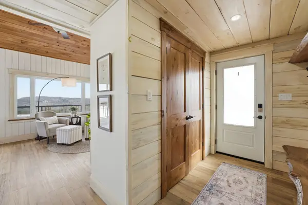 824 East Road LOOP, Hastings Highlands, ON K0L 1C0