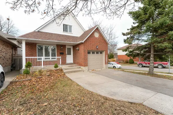 721 Acadia DR, Hamilton, ON L8W 3V2