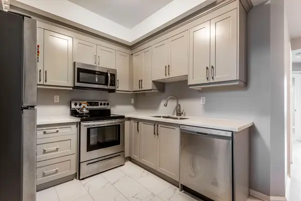 144 Wellington ST N #2, Hamilton, ON L8R 1N3