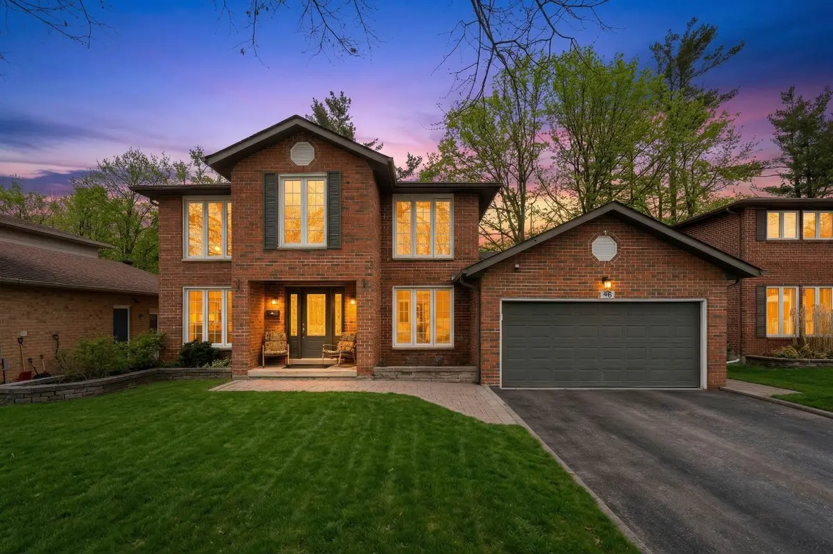46 Oakridge DR, Barrie, ON L4N 5N8