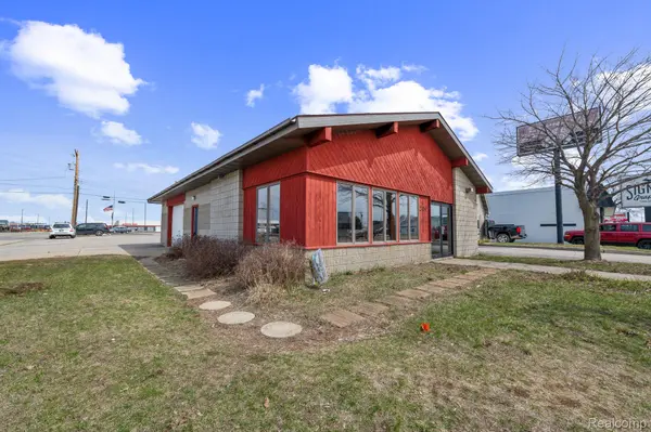 2430 Ludington ST, Escanaba, MI 49829