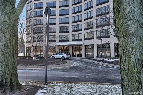 5000 Town CTR #3206, Southfield, MI 48075